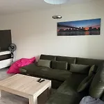 Garden Radnica - Private Parking Included Apartman