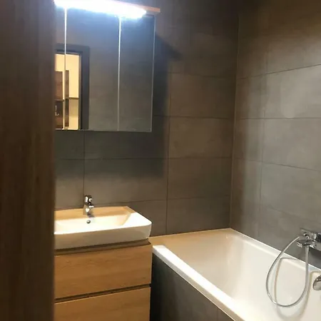 Garden Radnica - Private Parking Included Apartment